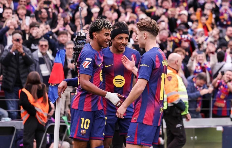 世界杯客户端更新说明-亚马尔上演帽子戏法！帽子戏法排行榜 C罗高居第一！梅西紧追C罗